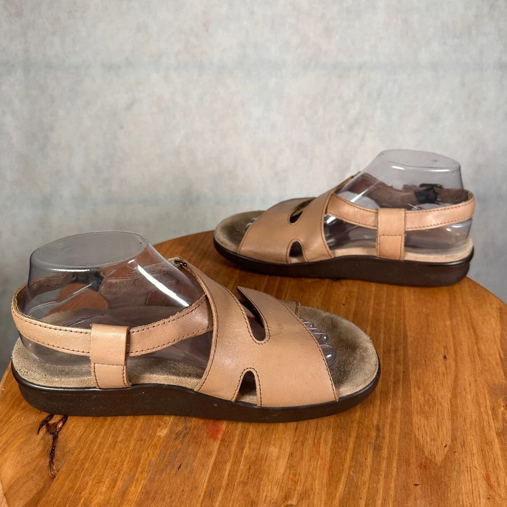 SAS Tripad Comfort Sandals Womens 8.5W Tan Good Adjustable Leather Walking Shoes